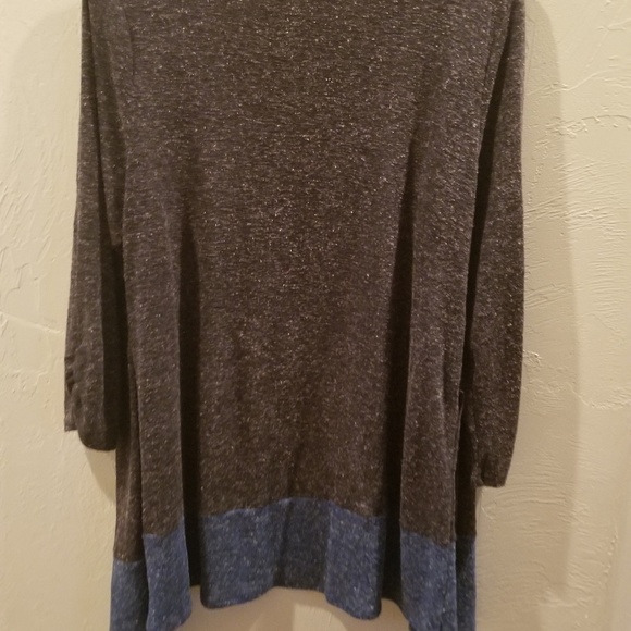 Black and White Tunic - Picture 2 of 2